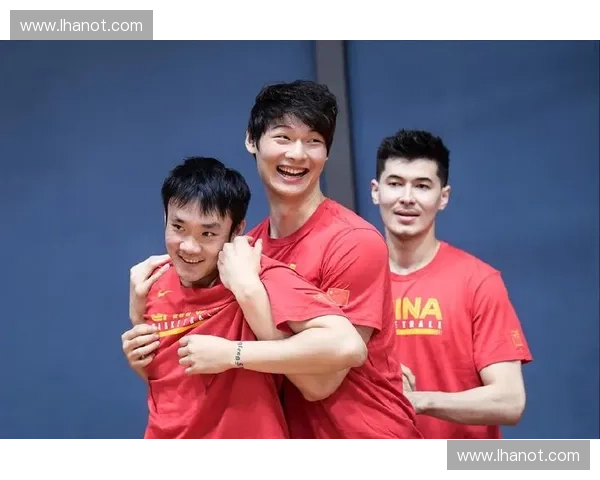 姚帝重返DOTA2赛场带领新战队再度冲击巅峰荣耀之路 姚帝重返DOTA2赛场带领新战队再度冲击巅峰荣耀之路